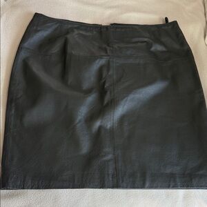 Newport News Classic mini vintage leather Pencil Skirt dark green